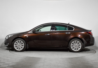 Подержанный автомобиль Opel Insignia Sedan 2014 года (8 фото)