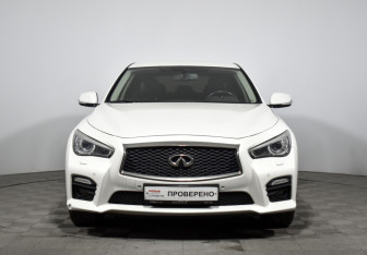 Подержанный автомобиль Infiniti Q50 2015 года (2 фото)