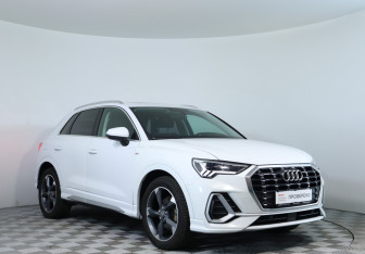 Подержанный автомобиль Audi Q3 2020 года (3 фото)