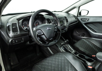 Подержанный автомобиль Kia Cerato Sedan 2018 года (11 фото)