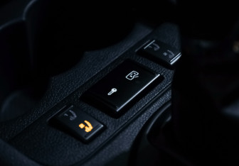 Подержанный автомобиль Skoda Fabia Hatchback 2013 года (15 фото)