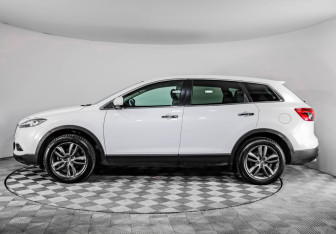 Подержанный автомобиль Mazda CX-9 2012 года (8 фото)