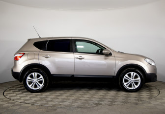 Подержанный автомобиль Nissan Qashqai 2011 года (4 фото)