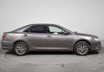 Подержанный автомобиль Toyota Camry Sedan 2016 года (4 фото)