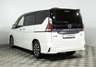 Подержанный автомобиль Nissan Serena Minivan 2019 года (7 фото)