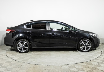 Подержанный автомобиль Kia Cerato Sedan 2017 года (4 фото)