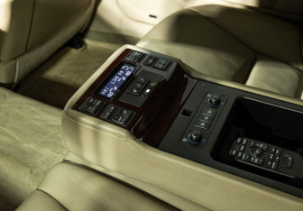 Подержанный автомобиль Lexus LS 2008 года (17 фото)
