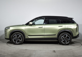 Подержанный автомобиль Jaecoo J7 2023 года (8 фото)