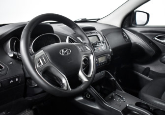 Подержанный автомобиль Hyundai ix35 2012 года (9 фото)