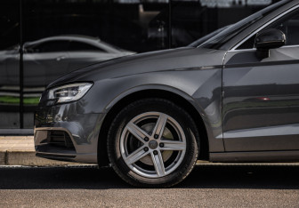 Подержанный автомобиль Audi A3 Sedan 2019 года (10 фото)