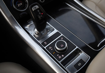 Подержанный автомобиль Land Rover Range Rover Sport 2021 года (22 фото)
