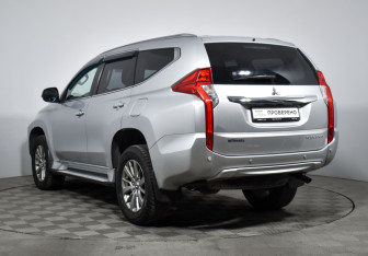 Подержанный автомобиль Mitsubishi Pajero Sport 2019 года (7 фото)
