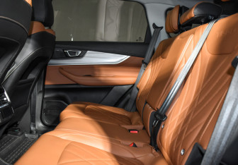 Подержанный автомобиль Chery Tiggo 8 Pro Max 2023 года (14 фото)