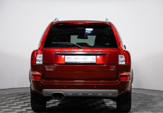 Подержанный автомобиль Volvo XC90 2013 года (6 фото)