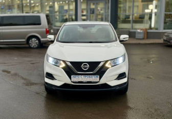 Подержанный автомобиль Nissan Qashqai 2019 года (2 фото)