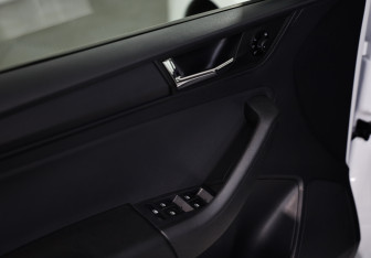 Подержанный автомобиль Skoda Rapid Liftback 2021 года (17 фото)