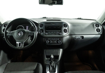 Подержанный автомобиль Volkswagen Tiguan 2013 года (13 фото)