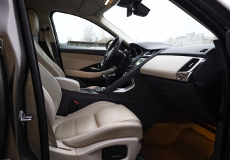 Подержанный автомобиль Jaguar E-Pace 2018 года (27 фото)
