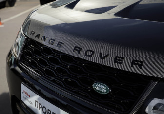 Подержанный автомобиль Land Rover Range Rover Sport 2021 года (7 фото)