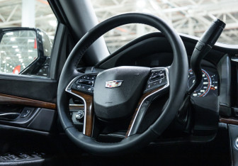 Подержанный автомобиль Cadillac Escalade Suv 2015 года (33 фото)