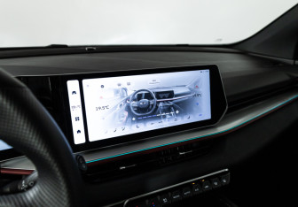 Подержанный автомобиль Geely Coolray 2023 года (18 фото)