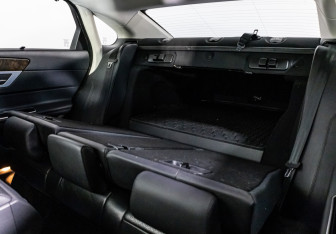 Подержанный автомобиль Jaguar XF Sedan 2016 года (30 фото)