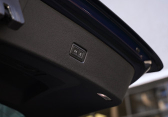 Подержанный автомобиль Audi Q8 2019 года (40 фото)