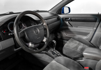Подержанный автомобиль Daewoo Gentra Sedan 2014 года (9 фото)