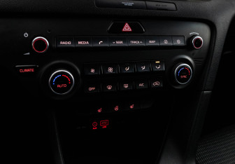 Подержанный автомобиль Kia Sportage 2017 года (15 фото)