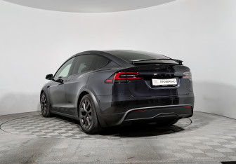 Подержанный автомобиль Tesla Model X 2023 года (7 фото)