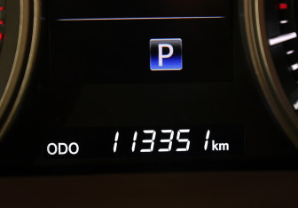 Подержанный автомобиль Toyota Land Cruiser Suv 2015 года (23 фото)