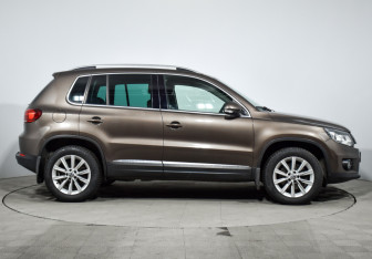 Подержанный автомобиль Volkswagen Tiguan 2014 года (5 фото)