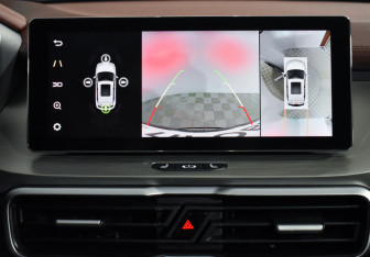 Подержанный автомобиль Geely Coolray 2023 года (18 фото)