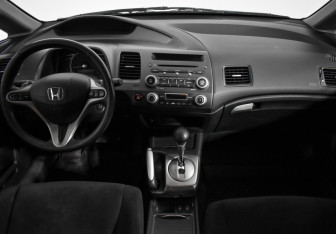 Подержанный автомобиль Honda Civic Sedan 2008 года (13 фото)