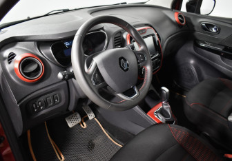 Подержанный автомобиль Renault Kaptur 2018 года (9 фото)