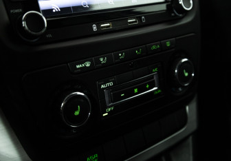 Подержанный автомобиль Skoda Yeti 2014 года (15 фото)