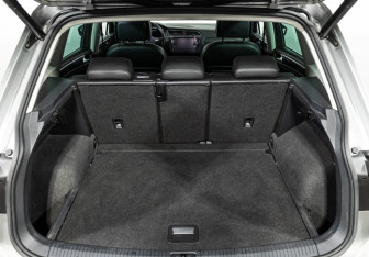 Подержанный автомобиль Volkswagen Tiguan 2018 года (24 фото)