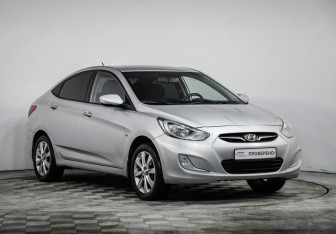 Подержанный автомобиль Hyundai Solaris Sedan 2012 года (3 фото)