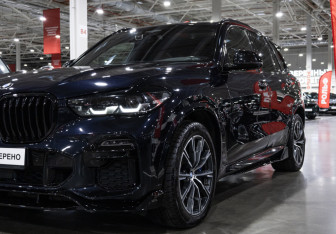 Подержанный автомобиль BMW X5 2020 года (7 фото)