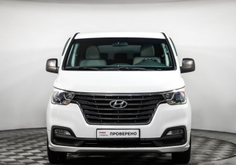 Подержанный автомобиль Hyundai H-1 2018 года (2 фото)
