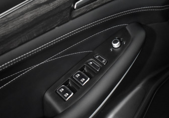 Подержанный автомобиль Evolute i-SPACE 2024 года (10 фото)