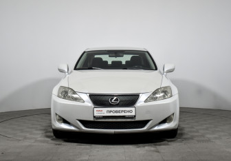 Подержанный автомобиль Lexus IS Sedan 2008 года (2 фото)