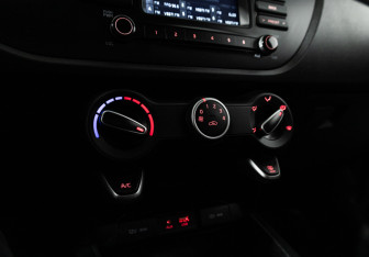 Подержанный автомобиль Kia Rio Sedan 2020 года (15 фото)