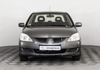 Подержанный автомобиль Mitsubishi Lancer Sedan 2005 года (2 фото)