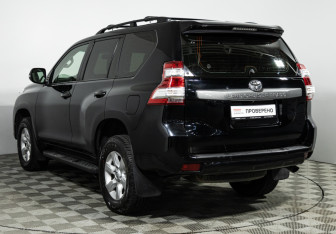 Подержанный автомобиль Toyota Land Cruiser Prado 2013 года (7 фото)