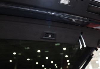 Подержанный автомобиль BMW X6 2022 года (37 фото)