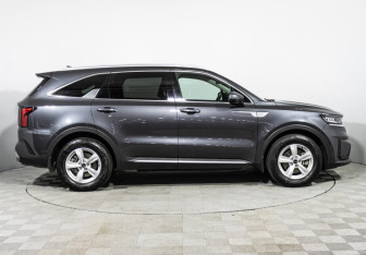 Подержанный автомобиль Kia Sorento 2021 года (4 фото)