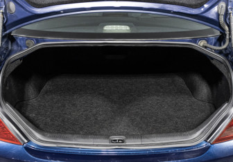 Подержанный автомобиль Nissan Teana 2006 года (15 фото)