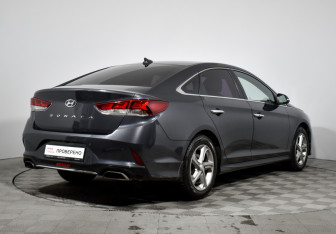 Подержанный автомобиль Hyundai Sonata 2018 года (5 фото)