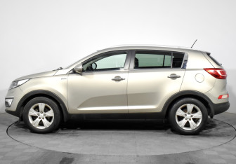Подержанный автомобиль Kia Sportage 2013 года (8 фото)